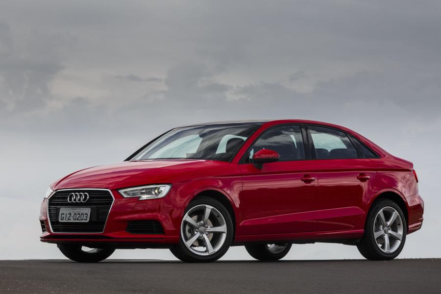 Audi A3 Sedan 1.4 TFSI Flex (8V) 2017 года  (LA) (фото 3 из 19)